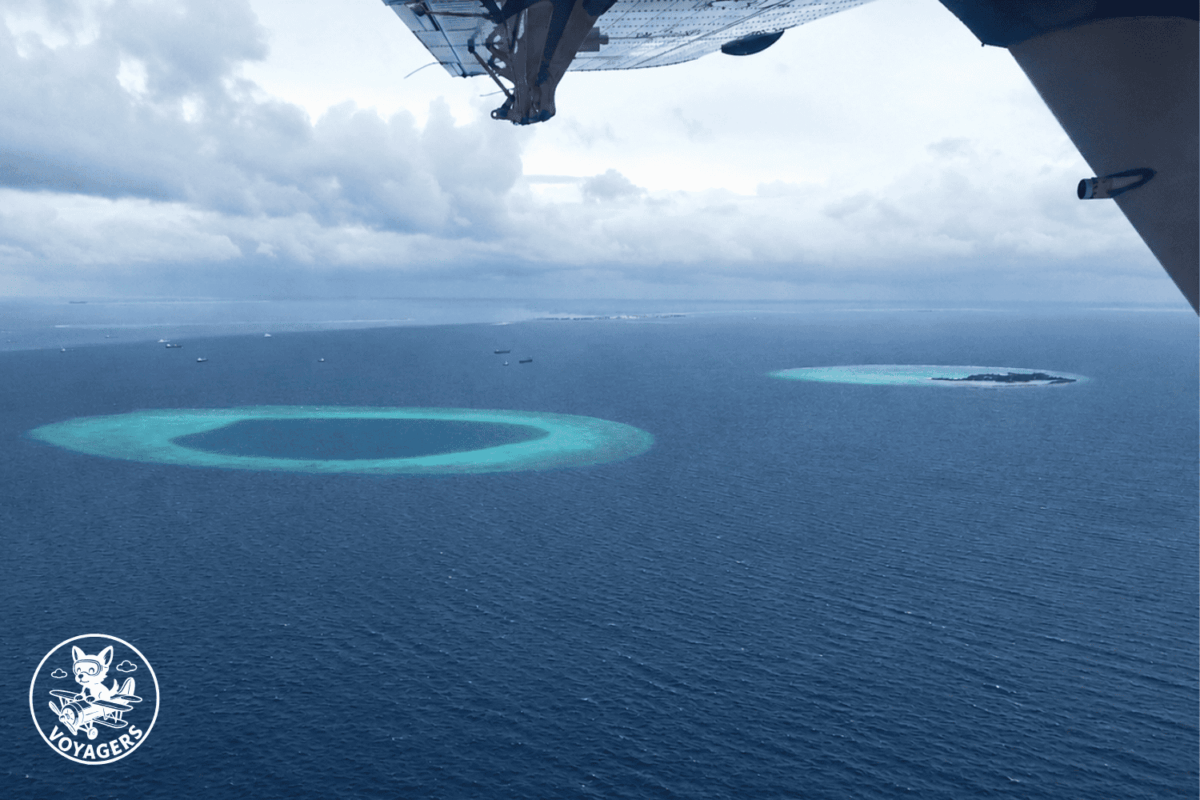 Récif et atoll des Maldives vus depuis le ciel